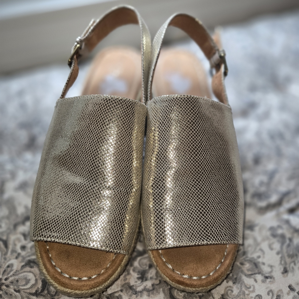 Naturaluzer Elegant Gold Slingback Espadrille Sandals